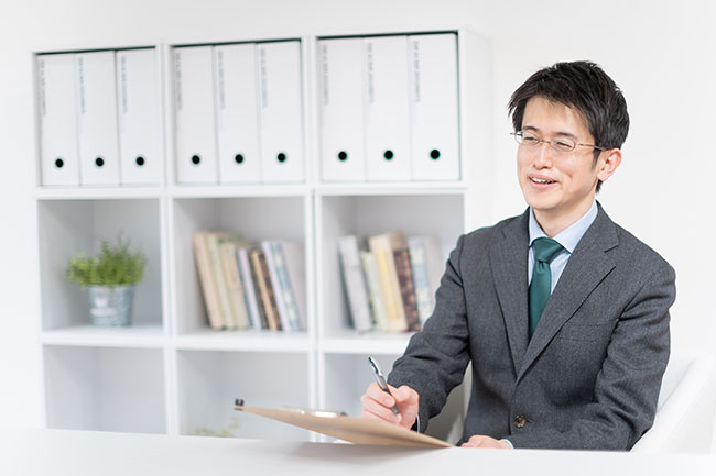 話し方の相談について、カウンセラー資格を持つ講師がサポートします。